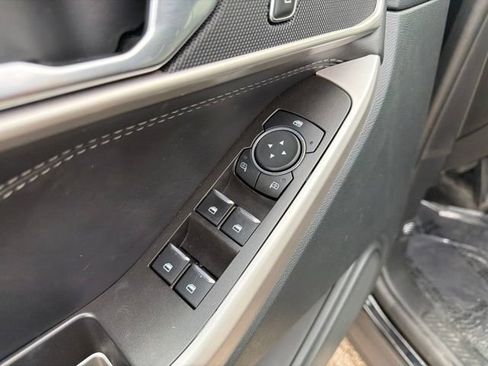 Used 2024 Ford Explorer XLT w/ Equipment Group 202A AWD/4WD image 30