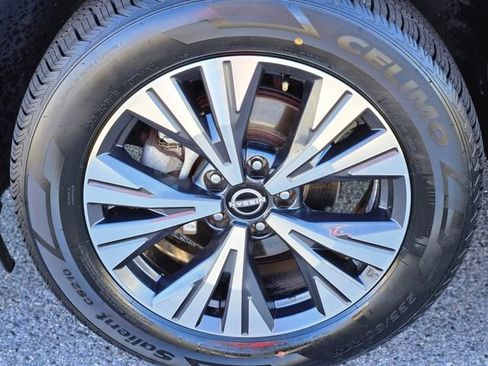 Certified 2023 Nissan Rogue SV FWD image 10