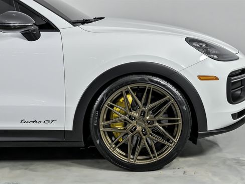 Used 2023 Porsche Cayenne Turbo GT image 15