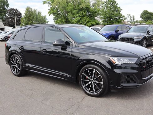 Used 2021 Audi SQ7 Prestige w/ Prestige Package AWD/4WD image 3