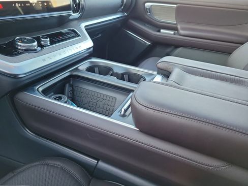 New 2025 Ford Expedition Platinum w/ Platinum Ultimate Package image 29