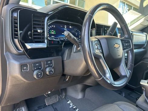 Used 2022 Chevrolet Silverado 1500 LT image 16