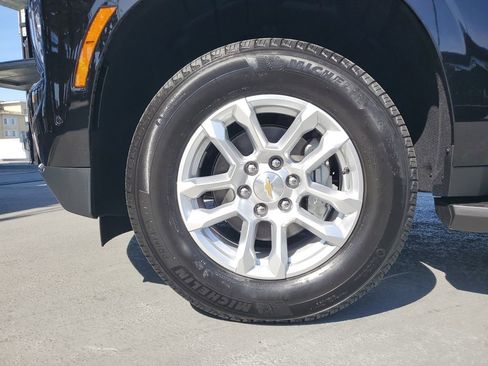 New 2026 Chevrolet Suburban LS RWD image 6