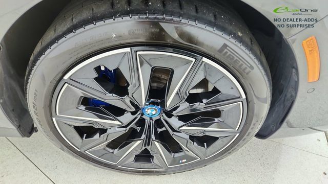 Used 2023 BMW i7 xDrive60 AWD/4WD image 57