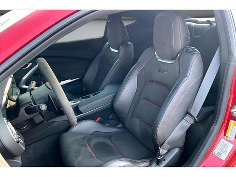 Used 2019 Chevrolet Camaro ZL1 RWD image 32