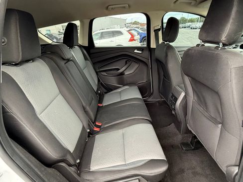 Used 2019 Ford Escape SE FWD image 15