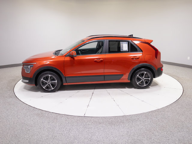 Used 2023 Kia Niro EX FWD image 32
