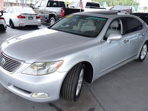 Used 2007 Lexus LS 460 L RWD image 9
