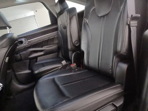 Used 2023 Kia Sorento SX AWD/4WD image 12