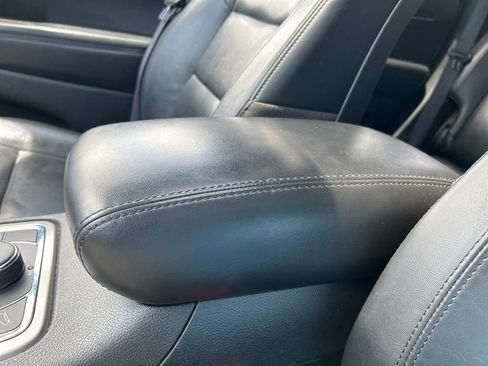 Used 2022 Jeep Grand Cherokee Limited image 31