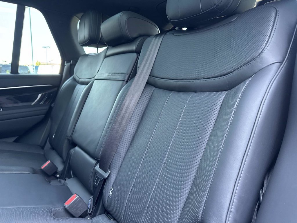 Certified 2023 Land Rover Range Rover SE AWD/4WD image 15