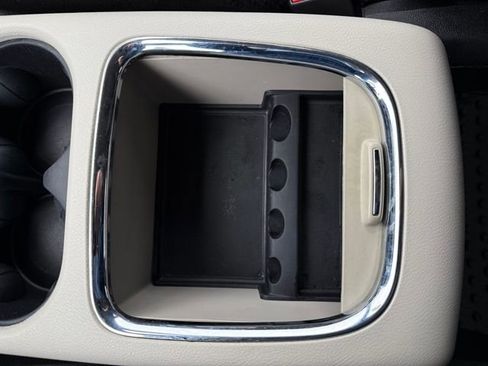 Used 2014 Dodge Grand Caravan SXT image 22