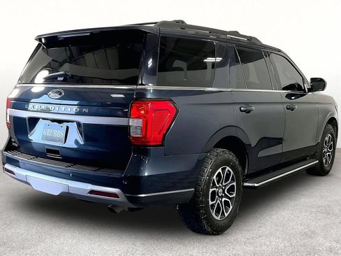 Used 2023 Ford Expedition XLT AWD/4WD image 4