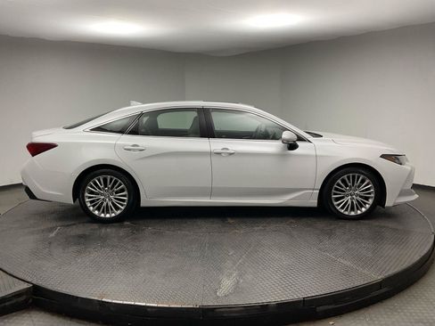 Used 2019 Toyota Avalon Limited w/ All Weather Liner Package FWD image 8