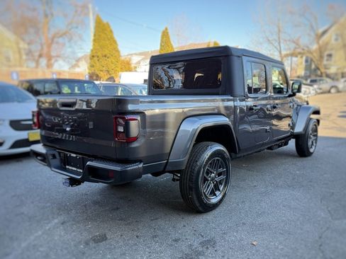 New 2026 Jeep Gladiator Sport AWD/4WD image 9
