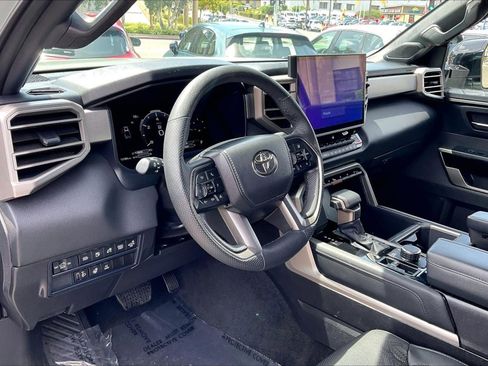 Used 2025 Toyota Tundra Limited AWD/4WD image 12
