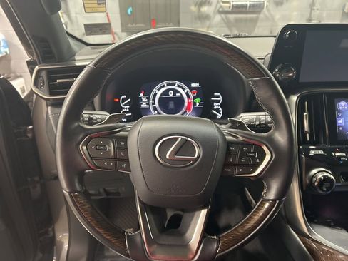 Used 2023 Lexus LX 600 4WD w/ Ultra Luxury Package image 14