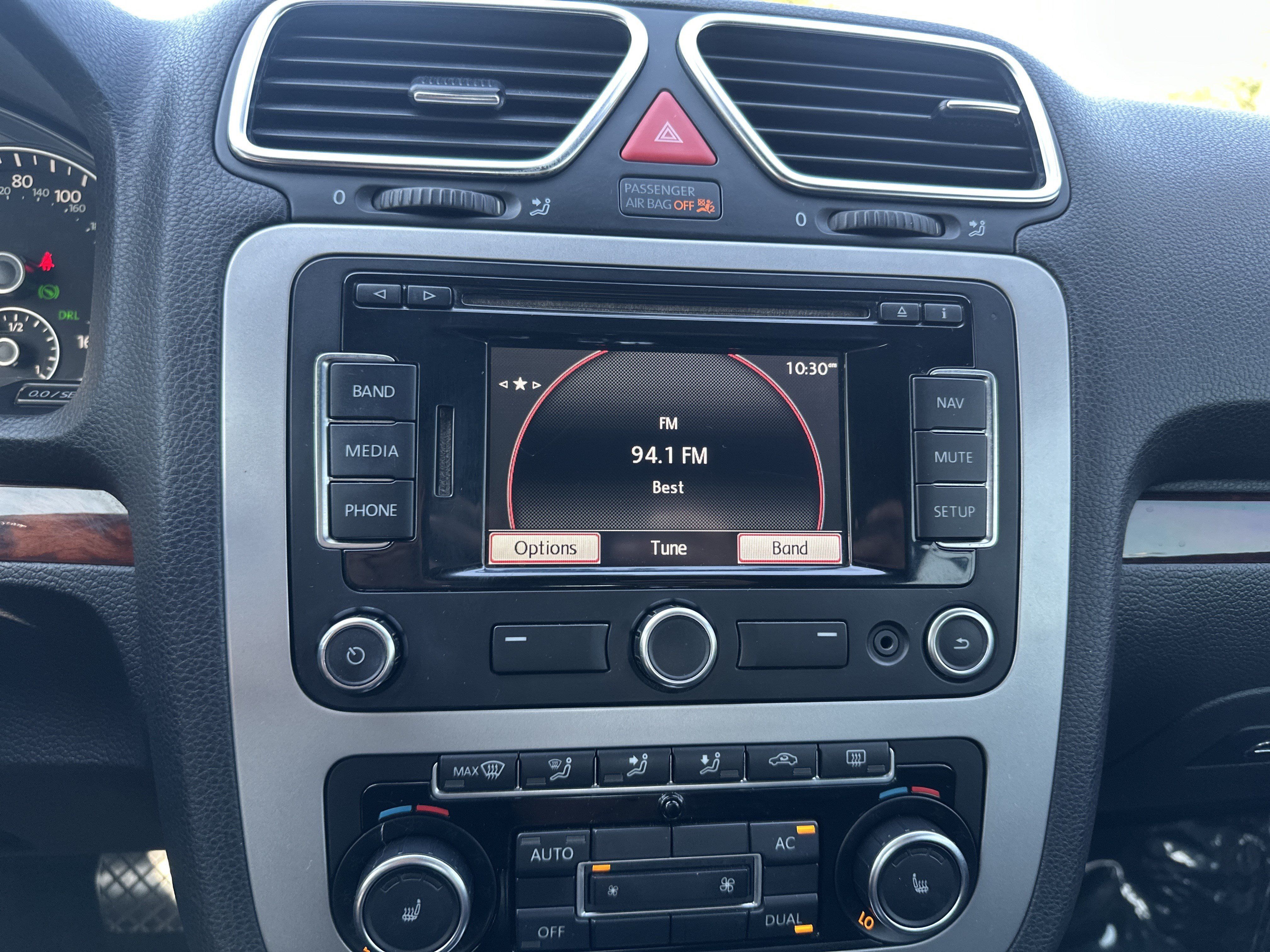 Used 2012 Volkswagen Eos Lux FWD image 23