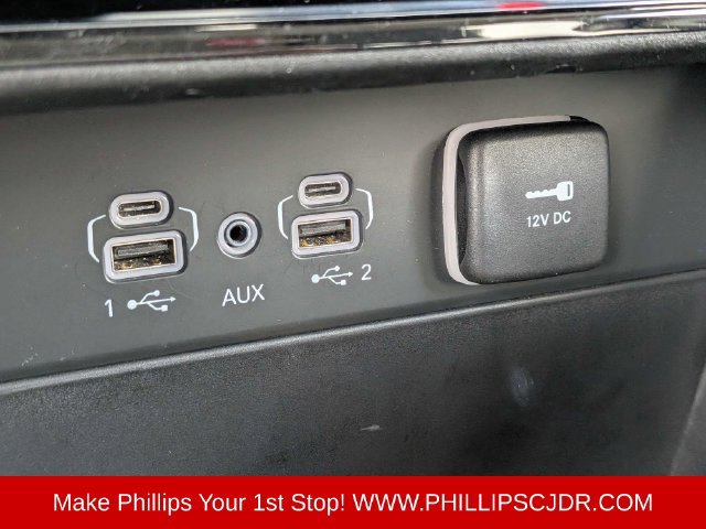 Used 2023 Jeep Grand Cherokee Laredo RWD image 20