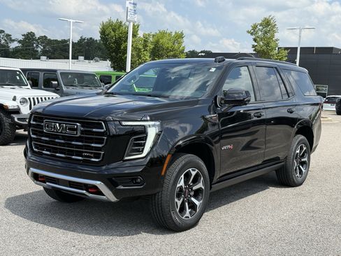 Used 2026 GMC Yukon AT4 w/ AT4 Premium Package AWD/4WD image 5