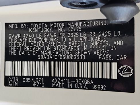 Certified 2025 Lexus ES 300h w/ Premium Package image 38