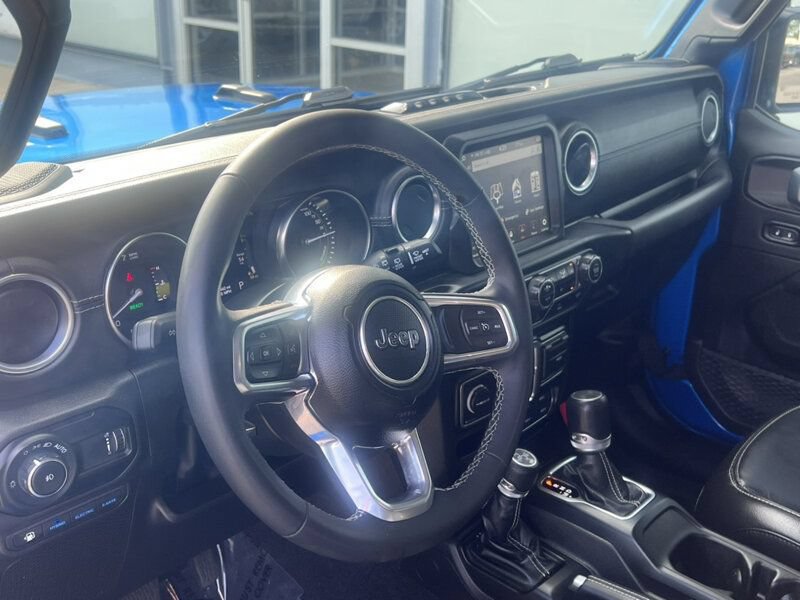 Used 2023 Jeep Wrangler Unlimited Sahara w/ Cold Weather Group AWD/4WD image 19