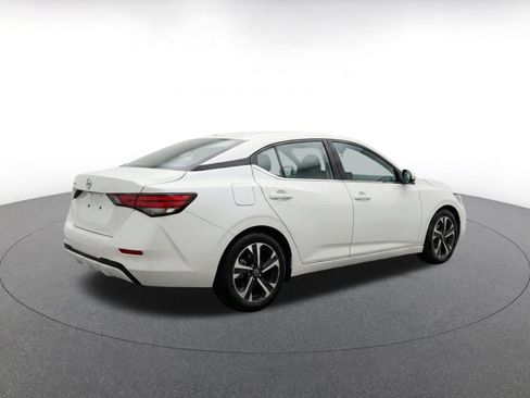 Used 2025 Nissan Sentra SV FWD image 11