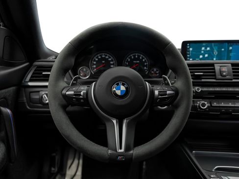 Used 2020 BMW M4 CS w/ Executive Package RWD image 4