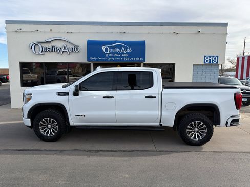 Used 2020 GMC Sierra 1500 AT4 w/ AT4 Premium Package image 1