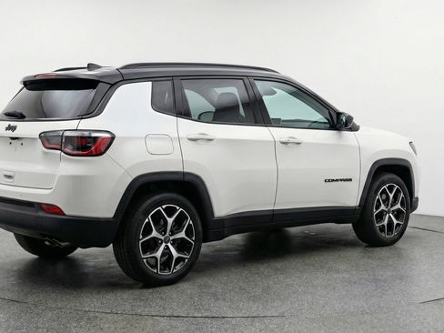 Used 2025 Jeep Compass Limited AWD/4WD image 9