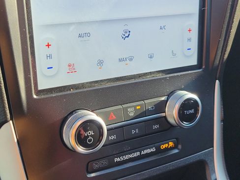 Used 2024 Ford Edge SEL w/ Convenience Package image 30