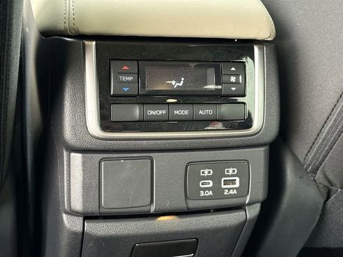 Used 2025 Subaru Ascent Premium image 11