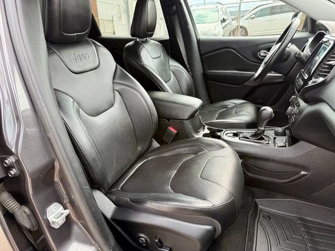 Used 2019 Jeep Cherokee Limited AWD/4WD image 27