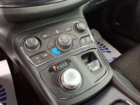 Used 2016 Chrysler 200 S w/ Navigation & Sound Group I FWD image 20