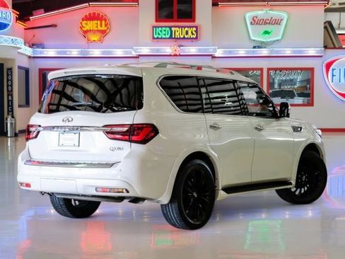 Used 2021 INFINITI QX80 Sensory w/ All-Season Package image 3