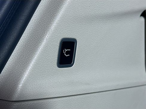 Used 2019 Chrysler Pacifica Touring-L Plus w/ Advanced Safetytec Group FWD image 28