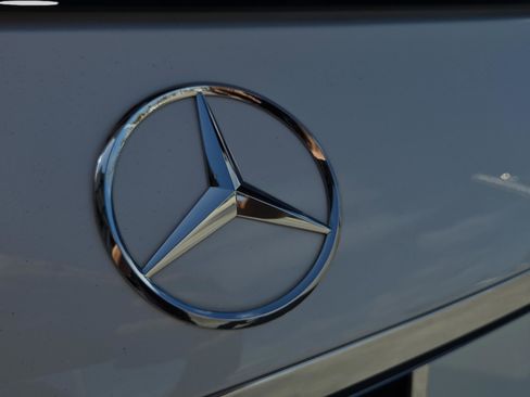 Used 2022 Mercedes-Benz GLE 350 4MATIC w/ Premium Package image 19