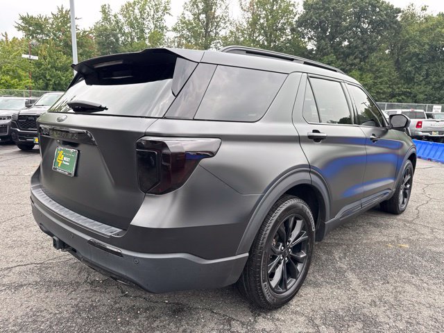 Used 2023 Ford Explorer XLT w/ Equipment Group 202A AWD/4WD image 18
