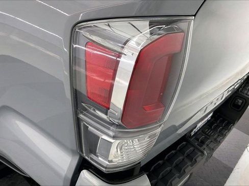 Used 2021 Toyota Tacoma TRD Sport image 30