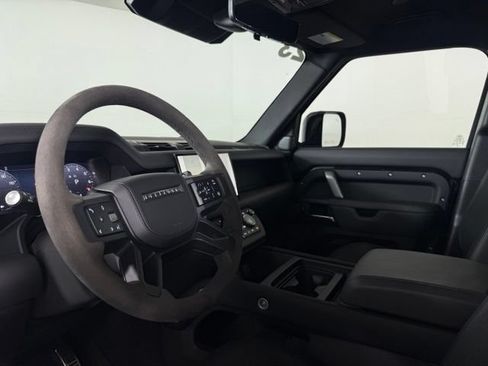 Used 2023 Land Rover Defender 110 V8 AWD/4WD image 4