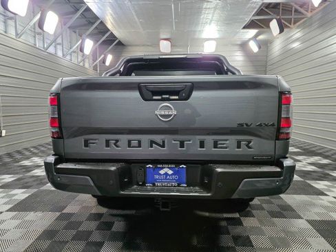 Used 2023 Nissan Frontier SV w/ Midnight Edition Package image 6