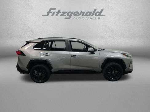 Used 2022 Toyota RAV4 SE w/ Convenience Package AWD/4WD image 7