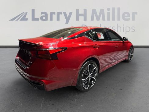 Certified 2023 Nissan Altima 2.5 SR image 5