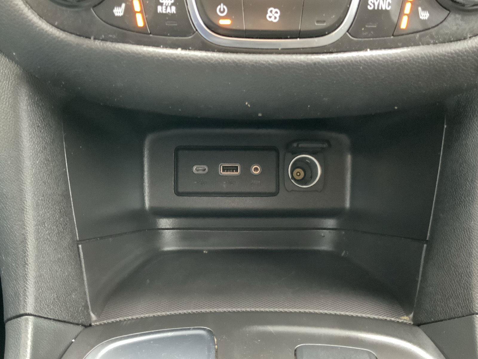 Used 2024 Chevrolet Equinox LT FWD image 39