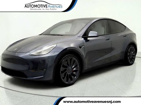 Used 2023 Tesla Model Y Long Range AWD/4WD image 1