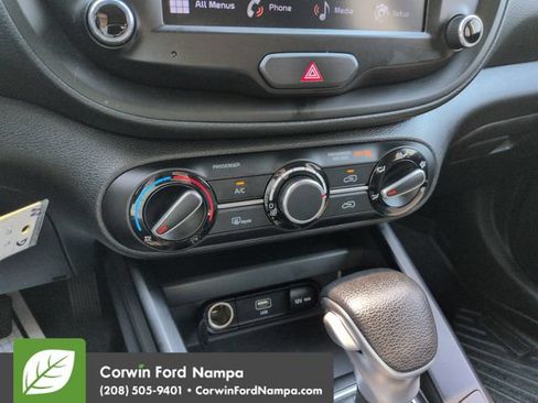 Used 2024 Kia Soul LX w/ Option Group 015 FWD image 17