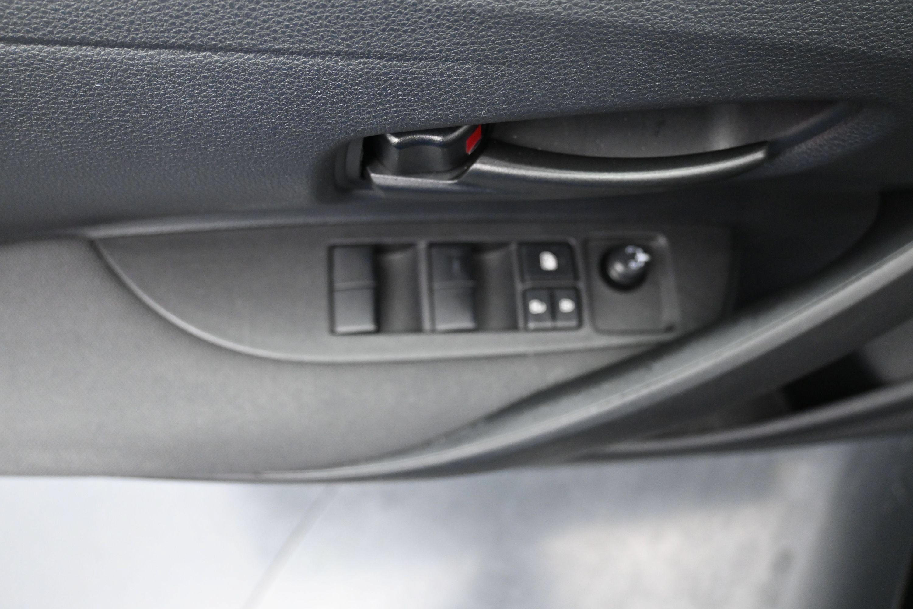 Used 2026 Toyota Corolla LE FWD image 14