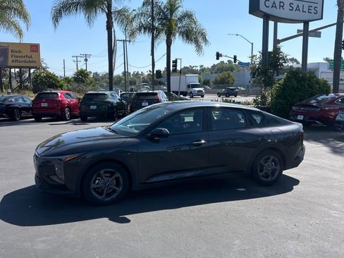 Used 2025 Kia K4 LXS image 3