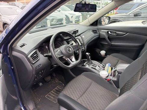 Used 2018 Nissan Rogue SV image 5