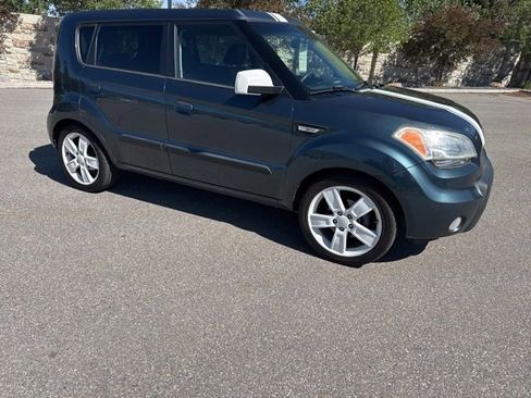 Used 2010 Kia Soul + w/ Denim Special Edition Pkg FWD image 10